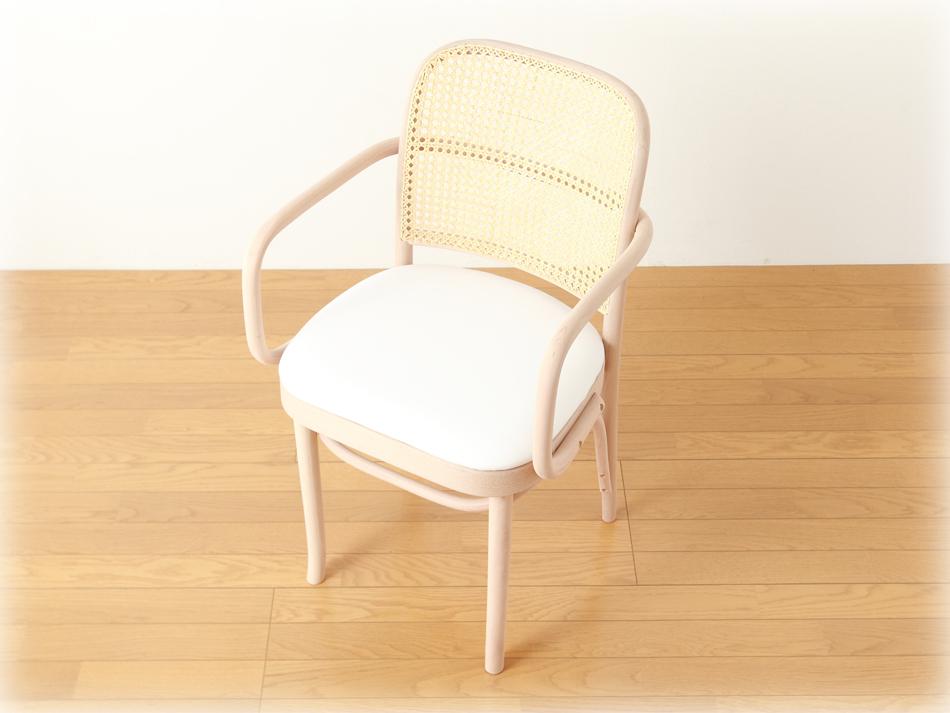 ページドPaged ベントウッドアームチェア No811 ヨゼフ・ホフマン/ピュアマテリアル/クッション1枚目の画像